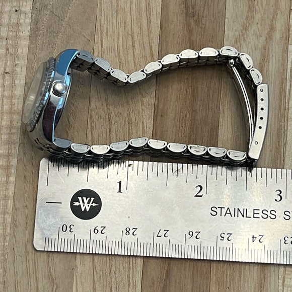 Armitron Ladies Watch Crystals Stainless Bracelet Day Date Window Luminous Hands - Picture 13 of 13